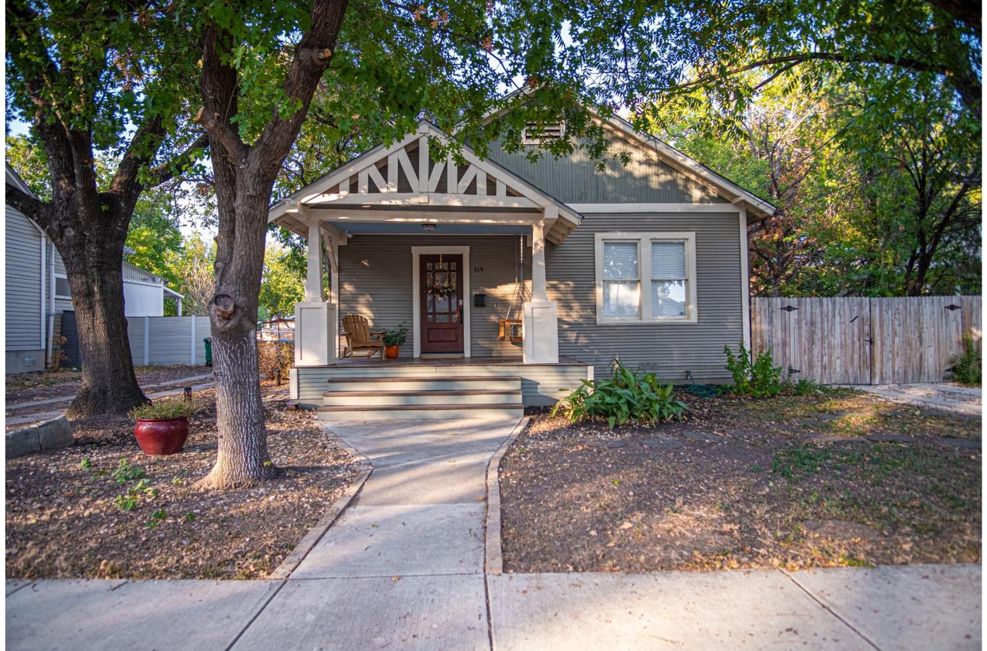 Chic Downtown Farmhouse With Garden And Bbq Grill San Antonio Eksteriør bilde